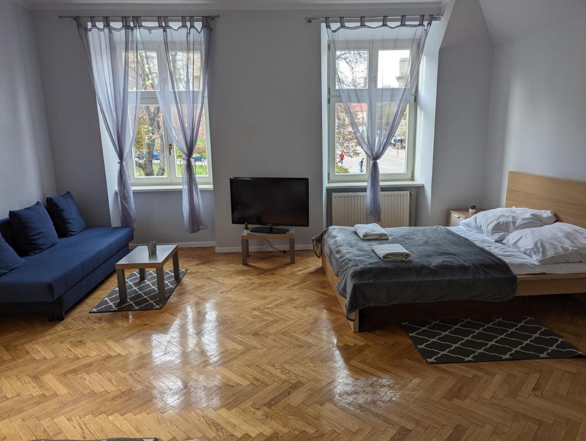 Wawel Suites Krasków Εξωτερικό φωτογραφία
