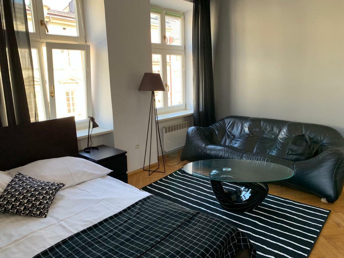 Wawel Suites Krasków Εξωτερικό φωτογραφία